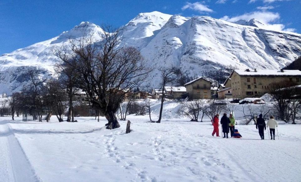 Hotel La Vanoise เบส์ซองส์ ภายนอก รูปภาพ