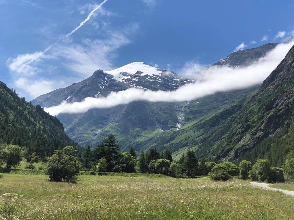 Hotel La Vanoise เบส์ซองส์ ภายนอก รูปภาพ