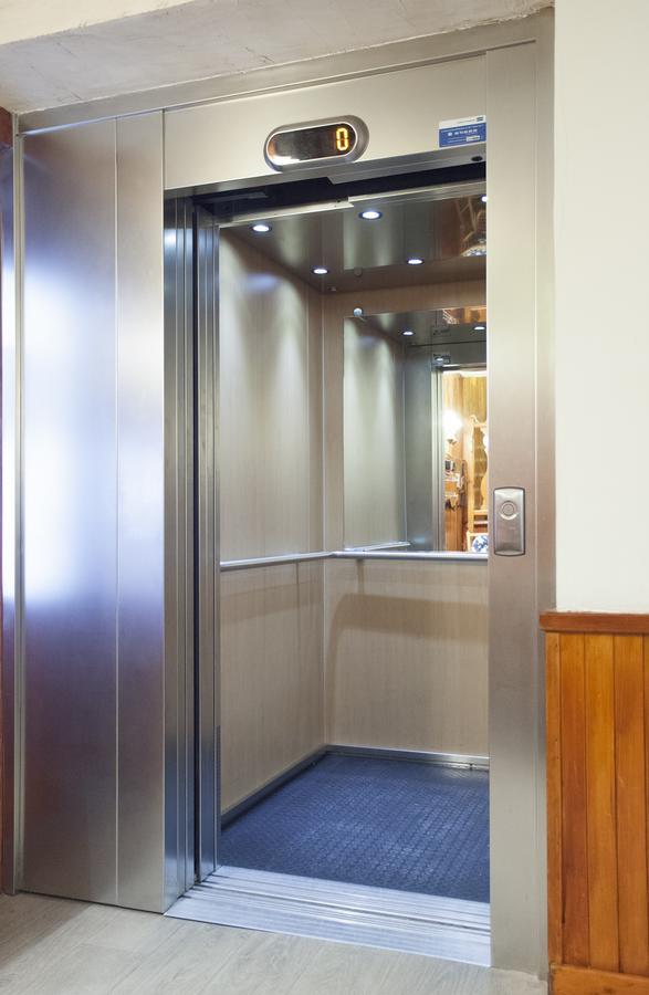 Hotel La Vanoise เบส์ซองส์ ภายนอก รูปภาพ