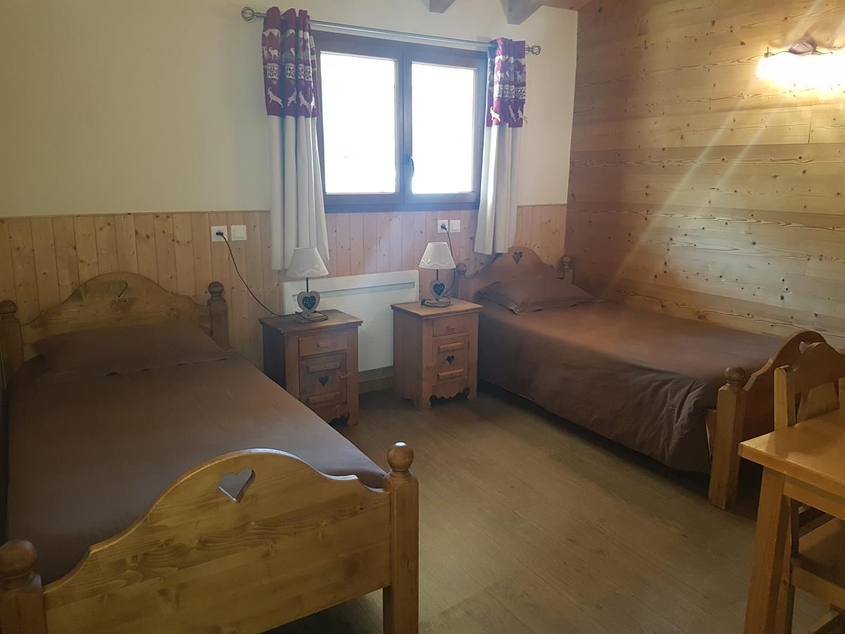 Hotel La Vanoise เบส์ซองส์ ภายนอก รูปภาพ